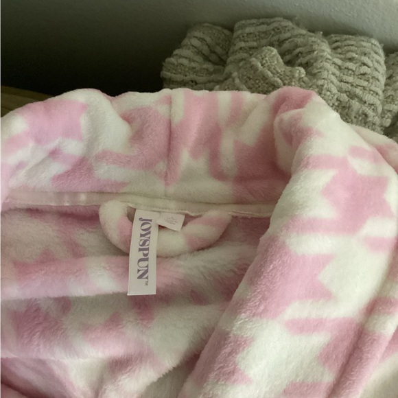 Woman’s Robe - Picture 6 of 6